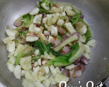 A picture of step 2 of Cucumber and Lettuce Soup.