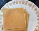 รูปขั้นตอนการทำที่ 1 ของ ราวีโอลี่ลาวา ไส้ชีสริค๊อตต้า (Ravioli Egg Yolk with Ricotta)