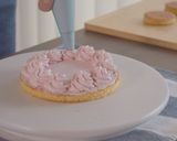 A picture of step 14 of Strawberry Naked Cake / Strawberry Shortcake.