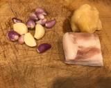 Cá nục kho măng cuốn bánh tráng bước làm 2 hình