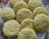 A picture of step 3 of Aloo tikki chat.