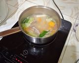 Foto langkah ke 3 dari resep Sop Kaki Ayam.