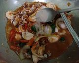 Foto langkah ke 7 dari resep Cumi & Udang Mentega Saus Tiram.