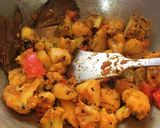 A picture of step 3 of Gobhi Matar Curry.