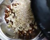 A picture of step 2 of Instant Chilli oil.