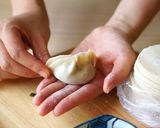 A picture of step 5 of Homemade Pork and Chive Dumplings – Delicious Even Without Dipping Sauce (Video Tutorial).