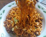 Foto langkah ke 5 dari resep GA.18. Mie Nyemek Bon Cabe.