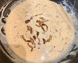Foto langkah ke 6 dari resep Creamy Bacon & Mushroom Pasta.