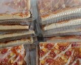 Foto langkah ke 7 dari resep Pizza homemade simple.