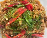 รูปขั้นตอนการทำที่ 3 ของ หมูสับผัดพริกสมอ🌶️(คนแพ้กะปิ)
