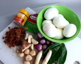 Foto langkah ke 1 dari resep Semur Telur.