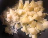 A picture of step 7 of Lasaniya Bhungla Batata🥔🌶️🧄🍅Kathiyawadi Garlicky Potato Curry Served with Piped fryums😋.