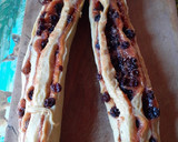 Foto del paso 4 de la receta: Rosca rellena de membrillo y pasas de uva🧉