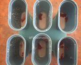 Foto langkah ke 2 dari resep Strawberry Popsicle.