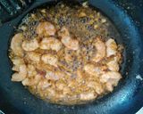 Foto del paso 4 de la receta Pasta con langostinos y gulas