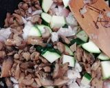 Paradicsomos-cukkinis csirkeragu recept fázis 2 fotója