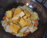 Foto langkah ke 3 dari resep Tumis Tahu Sawi Putih.