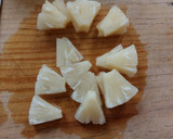 Foto del paso 1 de la receta: Ensalada navideña de mi mamá (perón y piña)