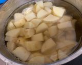 A picture of step 2 of Aloo Methi gravy !!.