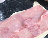 Foto del paso 2 de la receta: 🌴 Palmeritas - Orejitas de jamón y queso 🌴