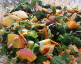 Foto del paso 3 de la receta: Ensalada brócoli durazno tahini🥦🍑🥗