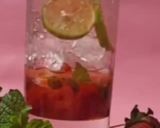 Foto langkah ke 3 dari resep Strawberry Mojito.