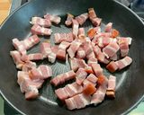 Une image de l'étape 4 de Gratin de gnochettis aux épinards, lard et tomates.