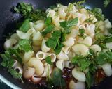 A picture of step 4 of Arrabbiata Macaroni Pasta.