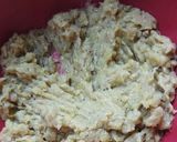 Foto langkah ke 2 dari resep Donat Pisang Wijen Isi Coklat.