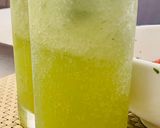 A picture of step 4 of Cucumber mint cooler.