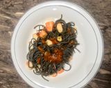 Foto langkah ke 3 dari resep Mi Hitam Crab Stick.