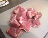Une image de l'étape 1 de Sauté de veau au chorizo au micro-ondes ou au four.