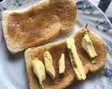 Gambar langkah 2 resipi Kaya Butter Toast.