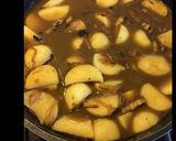 Une image de l'étape 4 de Ragoût de navets et oignons au porc épices et fruits secs.