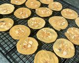 Foto langkah ke 6 dari resep Almond Crispy Cheese.