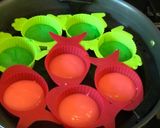 A picture of step 4 of # Rainbow 🌈 cakes# Rainbow contest# Day 4# 11/6/18Rice flour rainbow cakes.