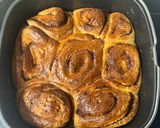 Une image de l'étape 7 de Cinnamon roll air fryer.