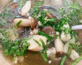 Hình bước làm 3 của món Canh Nấm Đùi Gà Nấu Thịt Bằm