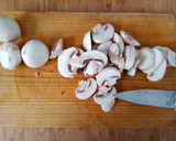 Foto del paso 2 de la receta: Espaguetis con frutos de mar y huerto