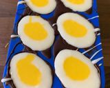 A picture of step 7 of Vegan Creme Egg.