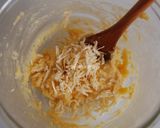 Foto langkah ke 4 dari resep Sus/Soes Kering Keju (tanpa mixer, 2 telur, Renyah Tanpa Baking Powder).