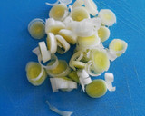 Foto del paso 1 de la receta: Alubias blancas con verduras y salsa de pimientos