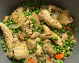 Foto del paso 4 de la receta: Pollo arvejado
