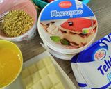 Málnás pisztáciás túrós mascarponés sütés nélküli torta!😊🍰 recept fázis 1 fotója