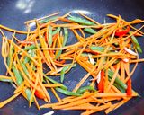 Hình bước làm 4 của món 🌱 Mì Chũ Xào Rau Củ Chay (Vegan)