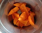 मँगो लस्सी (MANGO LASSI RECIPE IN MARATHI) रेसिपी स्टेप 2 फोटो 