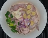 Foto langkah ke 4 dari resep Ayam Hongkong dan Sambal Jahe.