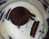 A picture of step 1 of Oreo chocolate cake.