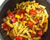 Foto del paso 4 de la receta: Pasta con pimientos