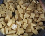 Foto del passaggio 3 della ricetta Salsiccia e patate in padella